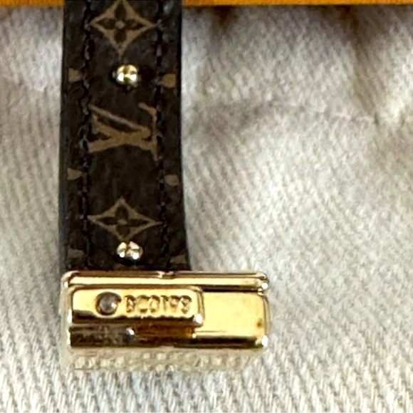 NEW Auth Louis VUITTON Bracelet LV Circle
Reversible Monogram + Receipt Sz 17 - Picture 6 of 8